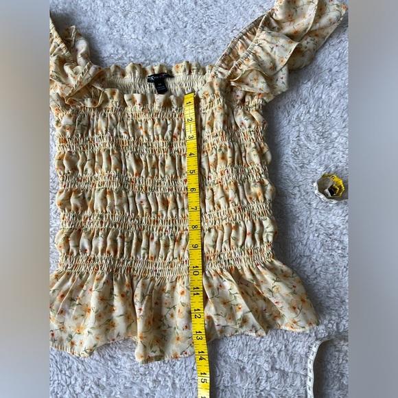 Yellow Floral Ruched Top - Picture 6 of 7